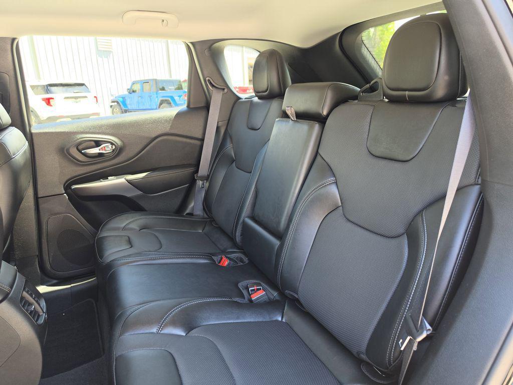 used 2022 Jeep Cherokee car, priced at $23,991