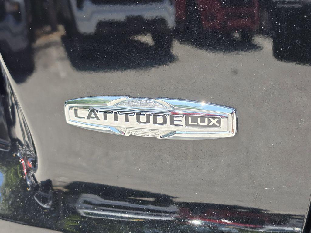 used 2022 Jeep Cherokee car, priced at $23,991