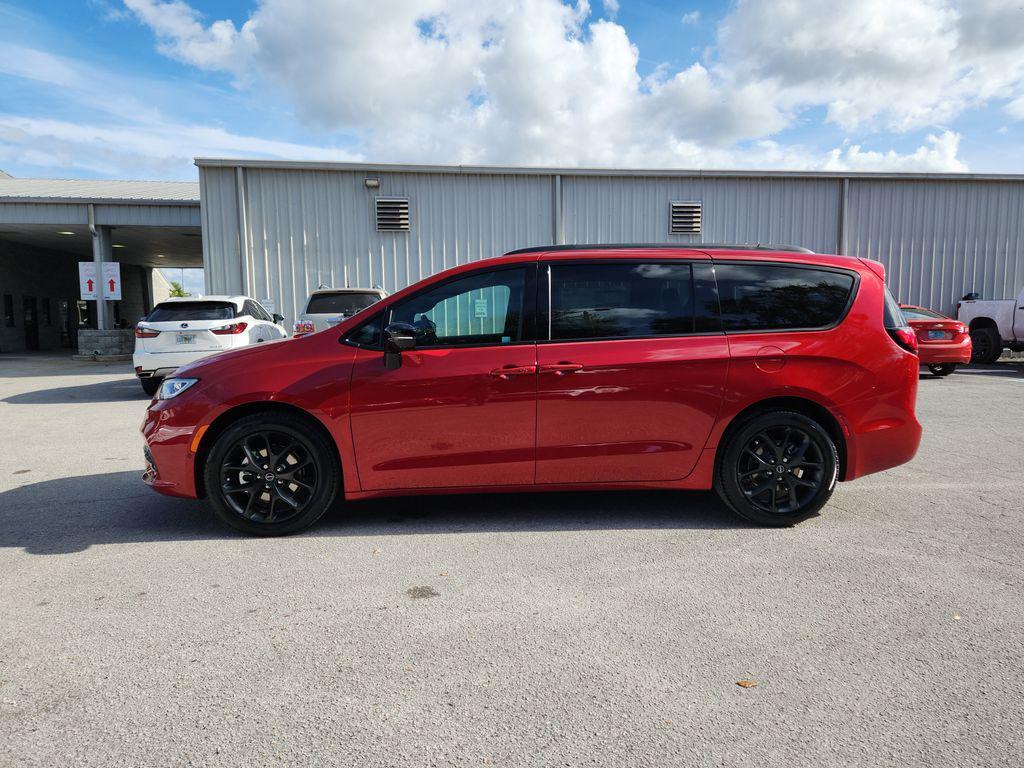 new 2026 Chrysler Pacifica car, priced at $43,468