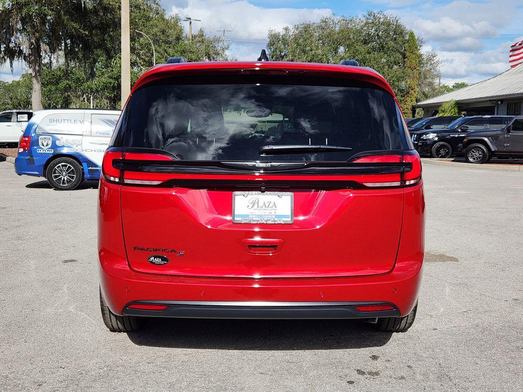 new 2026 Chrysler Pacifica car, priced at $43,468