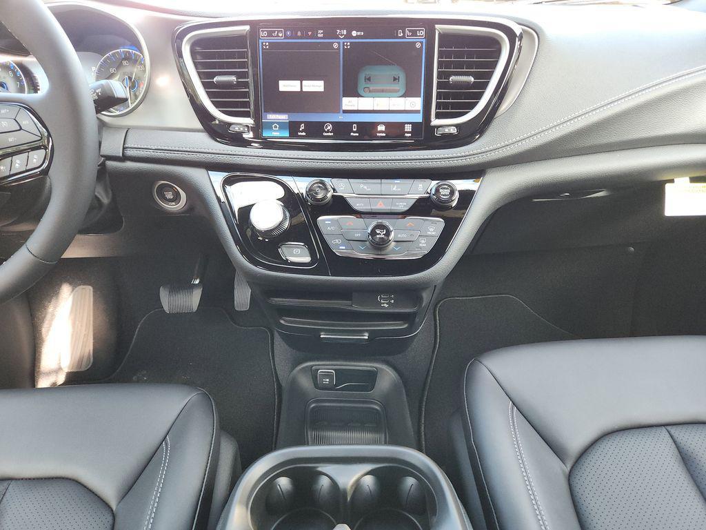 new 2026 Chrysler Pacifica car, priced at $43,468