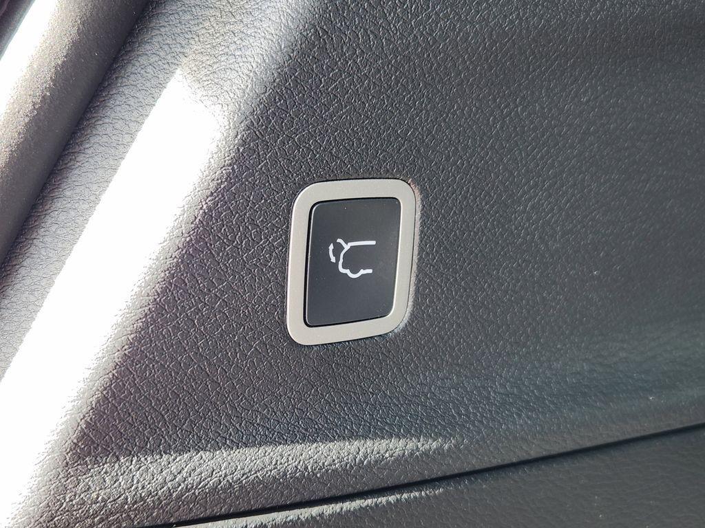 new 2026 Chrysler Pacifica car, priced at $43,468