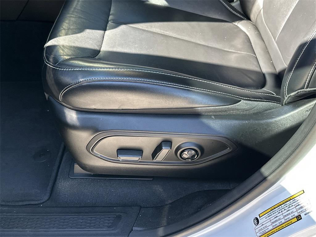 used 2021 Jeep Grand Cherokee L car, priced at $26,991