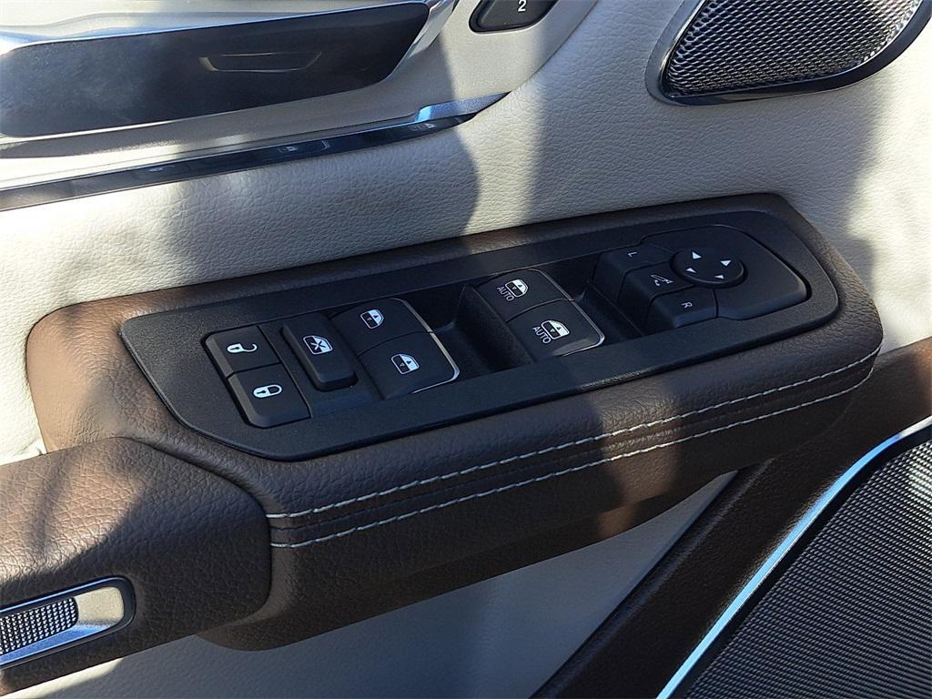 new 2025 Ram 1500 car, priced at $63,634