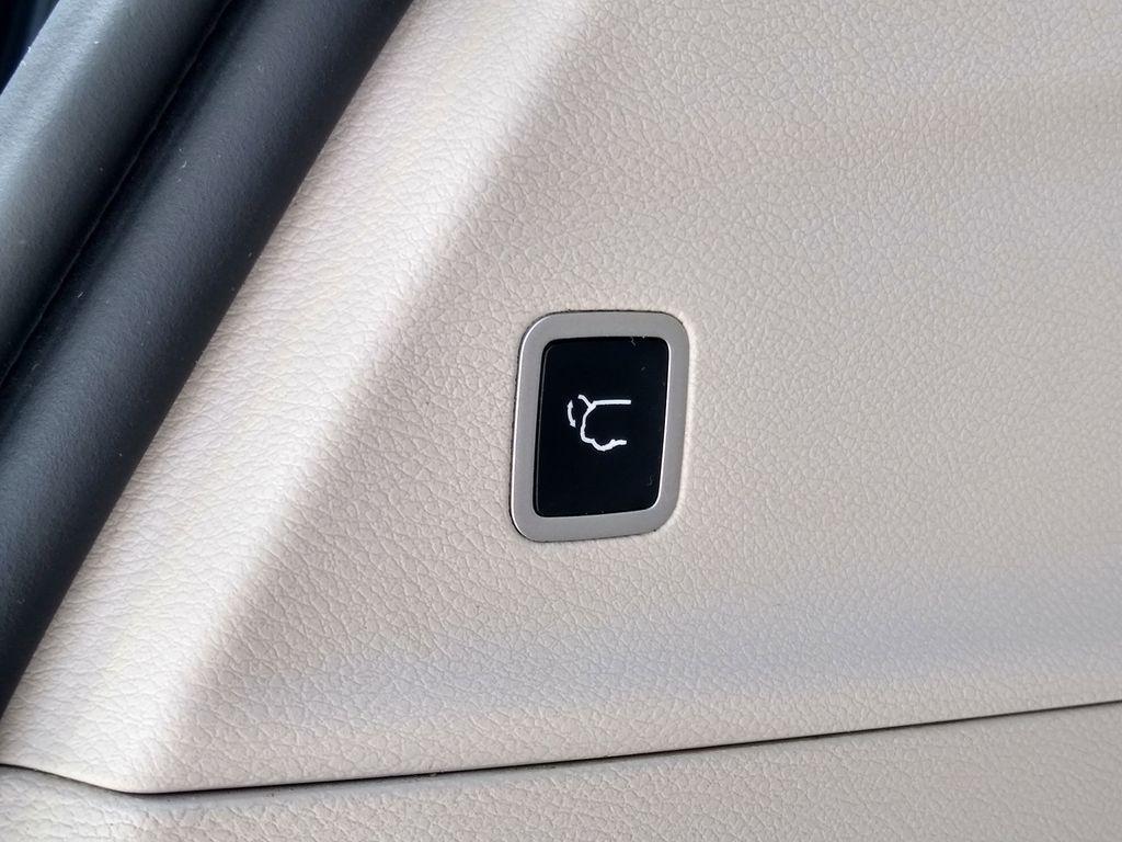 used 2019 Chrysler Pacifica car, priced at $18,991