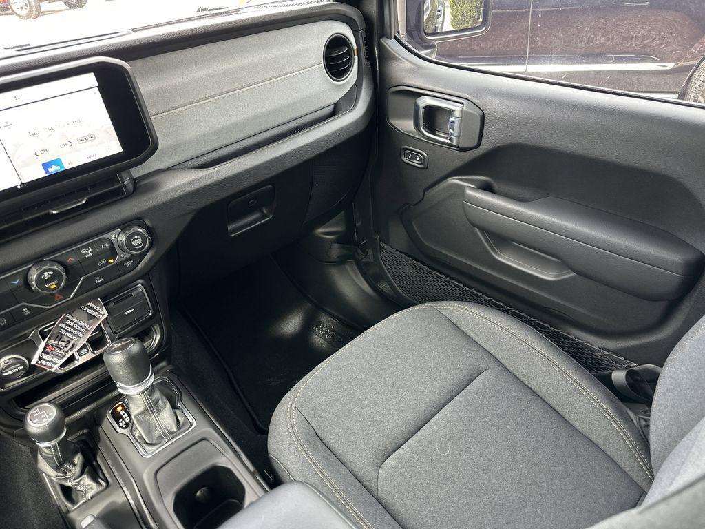new 2026 Jeep Gladiator car, priced at $44,213