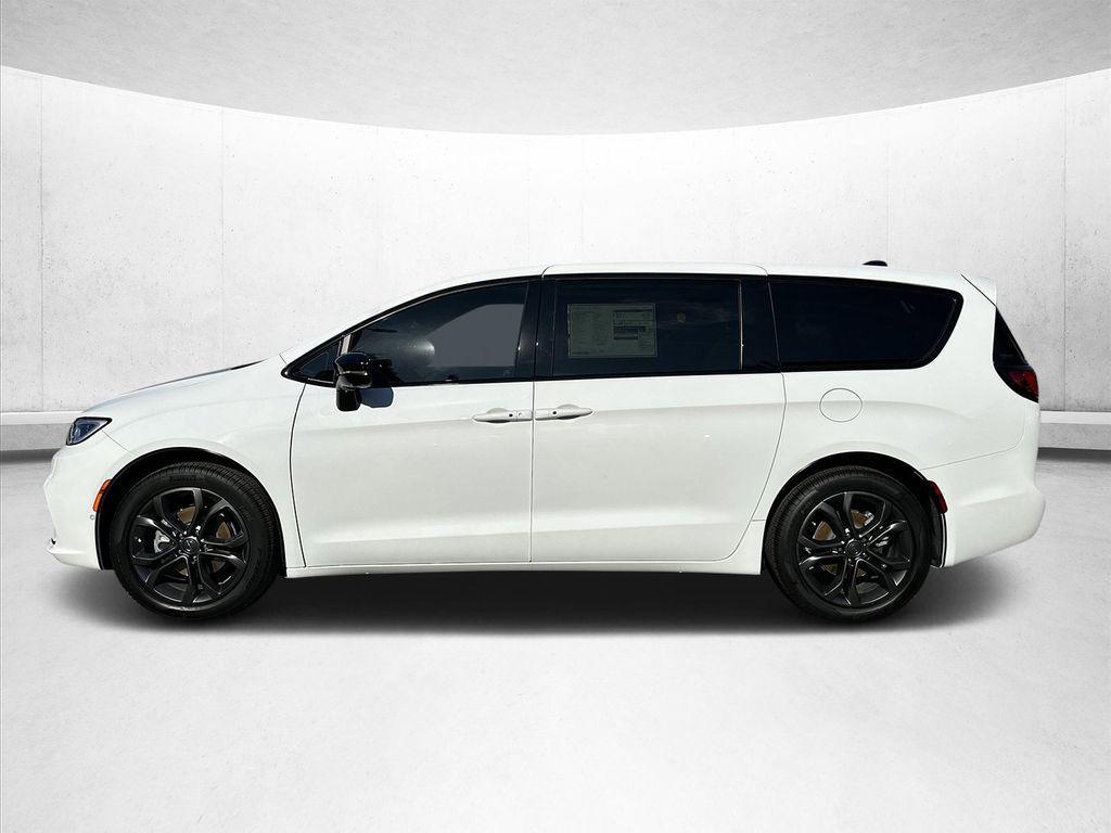 new 2026 Chrysler Pacifica car, priced at $39,823