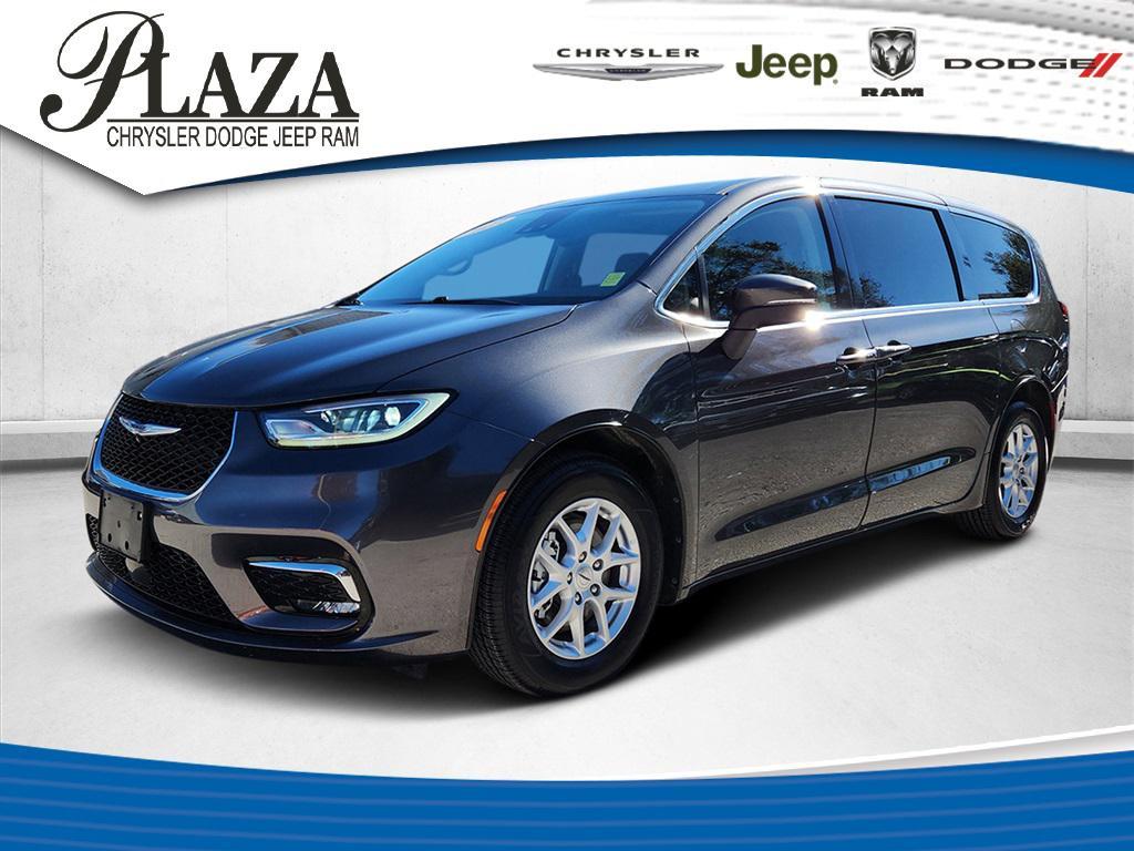 used 2023 Chrysler Pacifica car, priced at $24,991