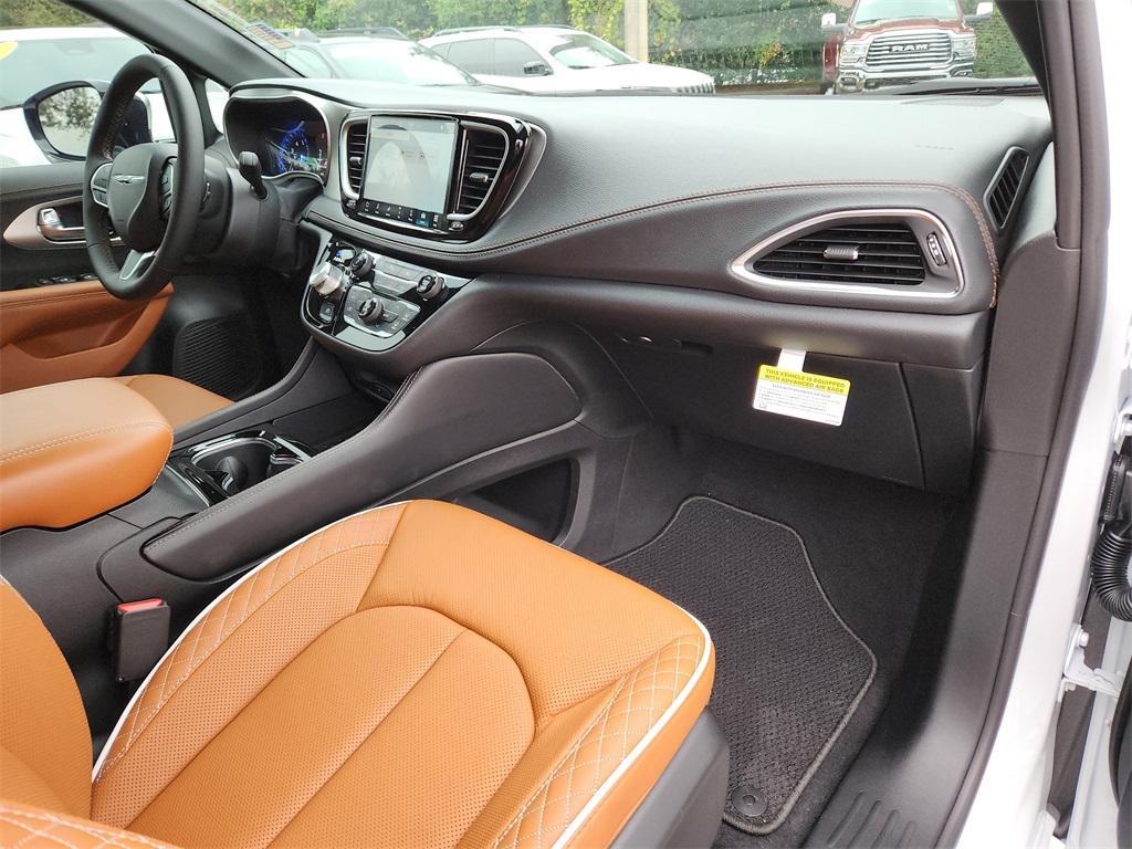 new 2026 Chrysler Pacifica car, priced at $53,772