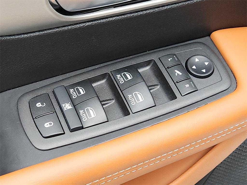 new 2026 Chrysler Pacifica car, priced at $53,772