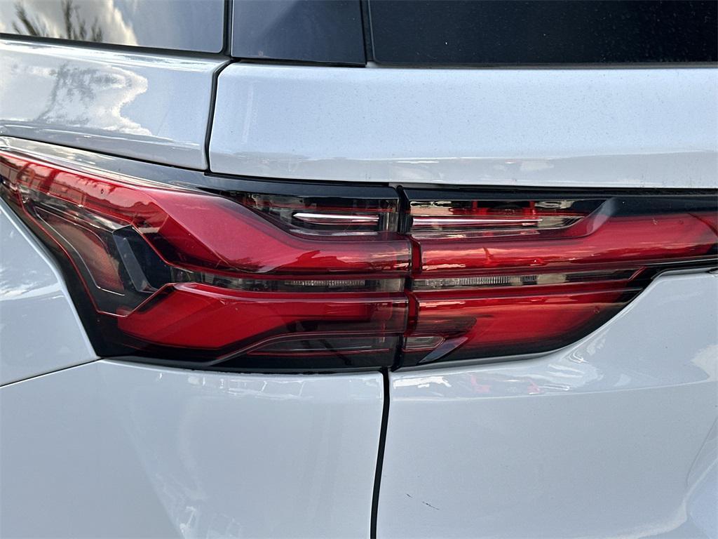 used 2023 Chevrolet Traverse car, priced at $42,991