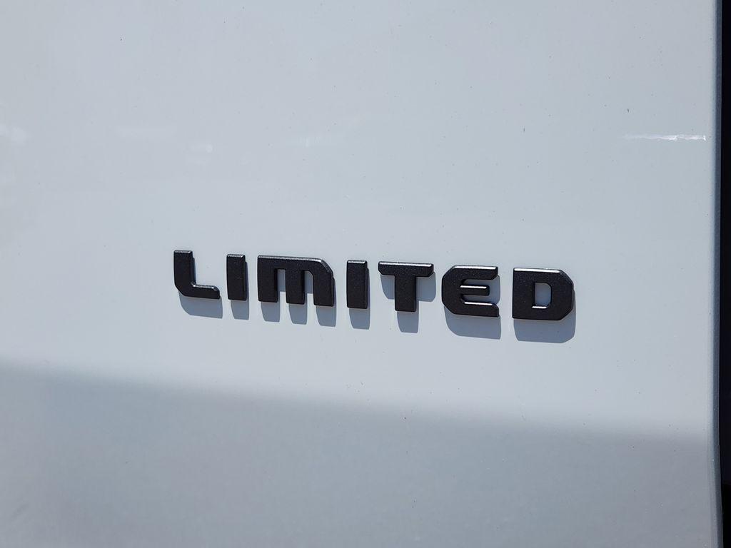 new 2026 Jeep Cherokee car, priced at $43,485