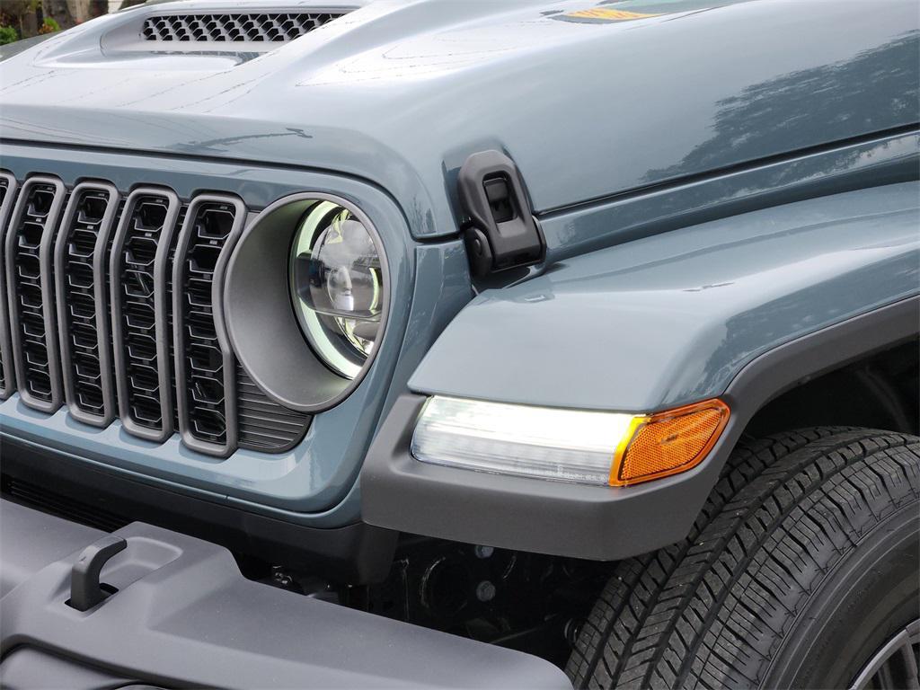 new 2026 Jeep Gladiator car, priced at $44,213