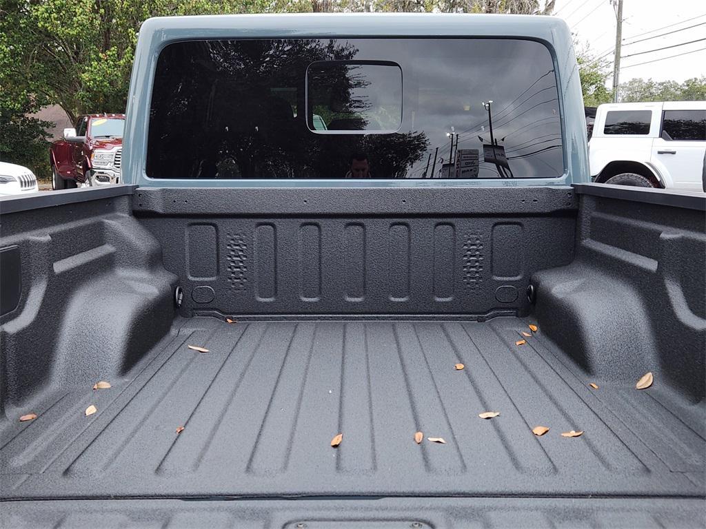 new 2026 Jeep Gladiator car, priced at $44,213