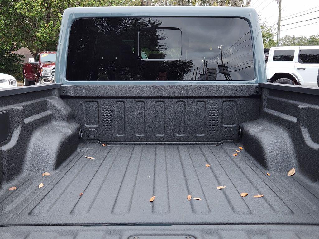 new 2026 Jeep Gladiator car, priced at $44,213