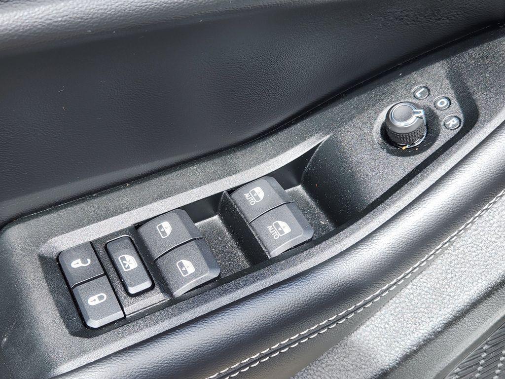 used 2025 Jeep Grand Cherokee car, priced at $36,491