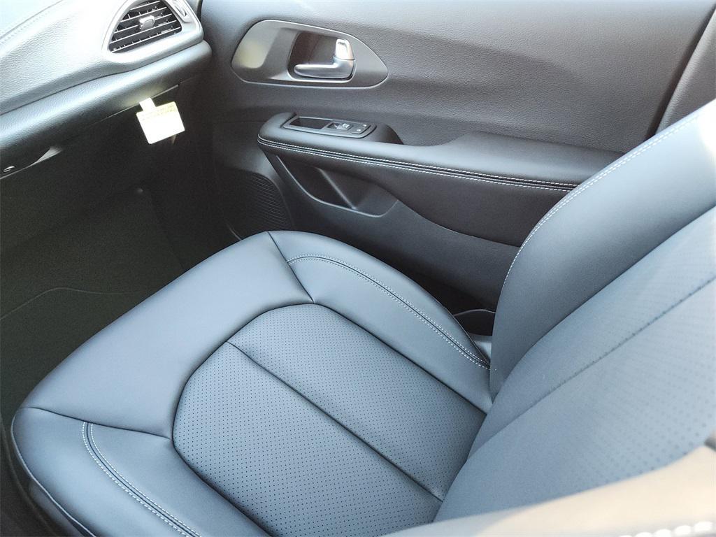 new 2026 Chrysler Pacifica car, priced at $43,968