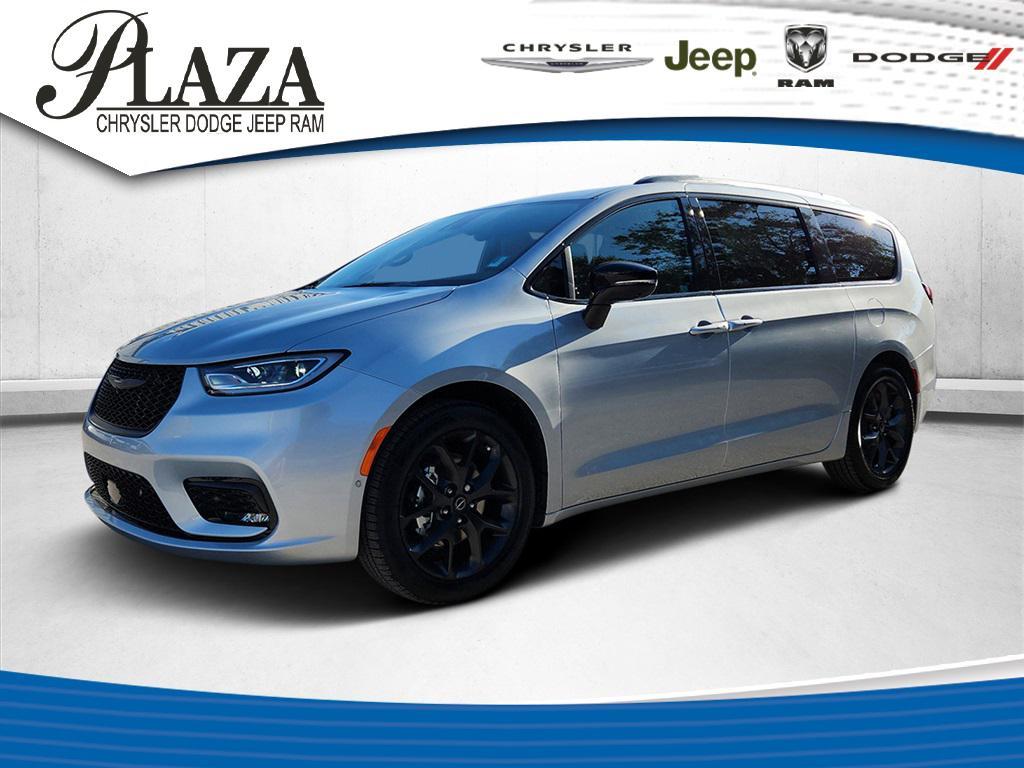new 2026 Chrysler Pacifica car, priced at $43,468