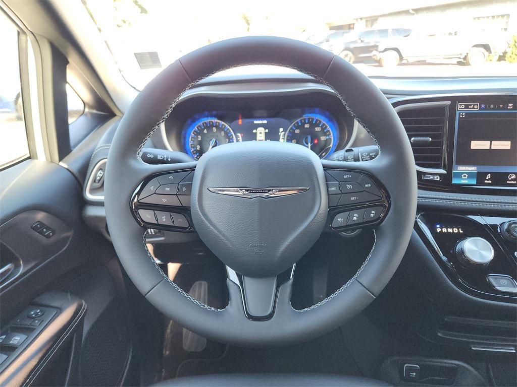 new 2026 Chrysler Pacifica car, priced at $43,968