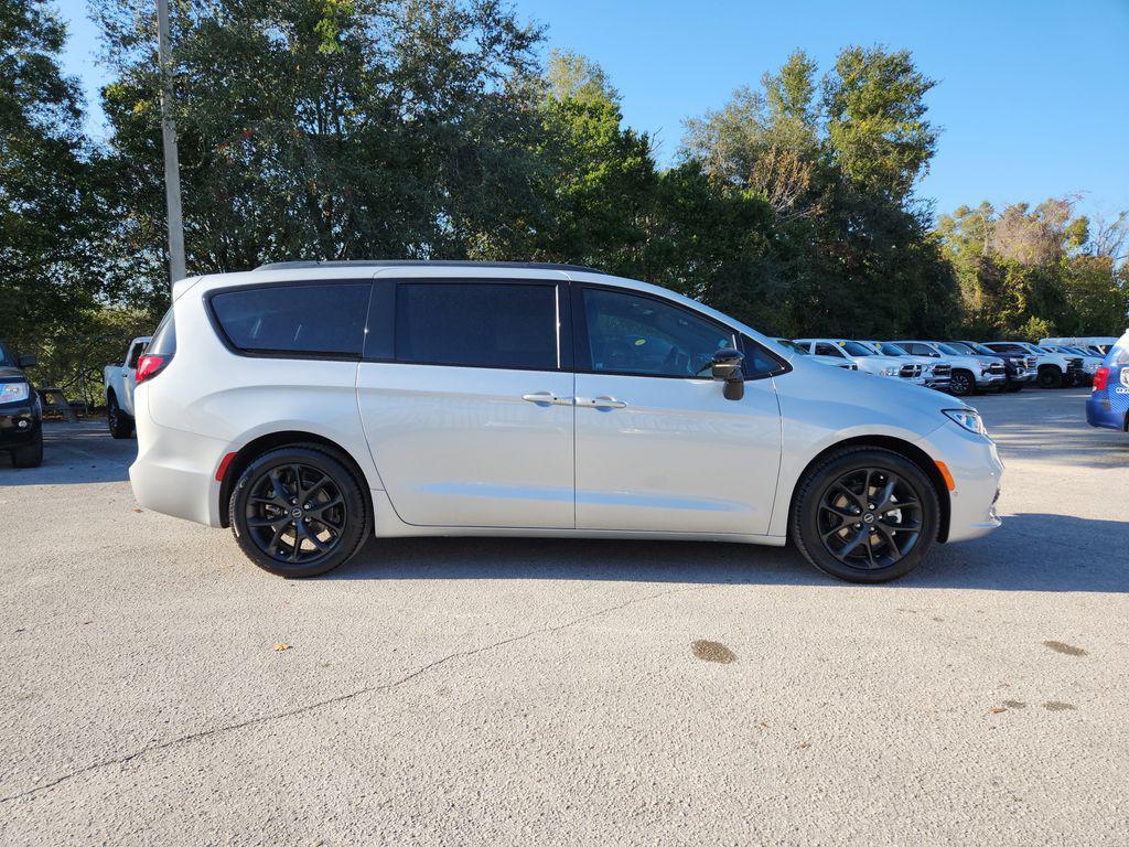 new 2026 Chrysler Pacifica car, priced at $43,468