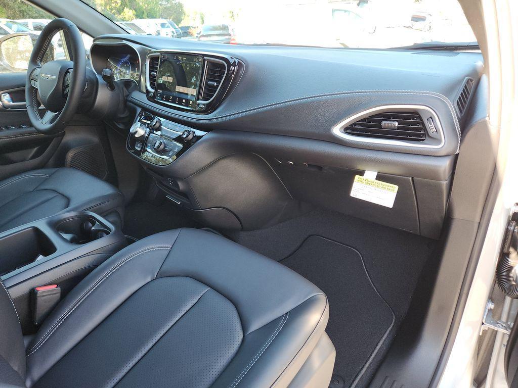 new 2026 Chrysler Pacifica car, priced at $43,468