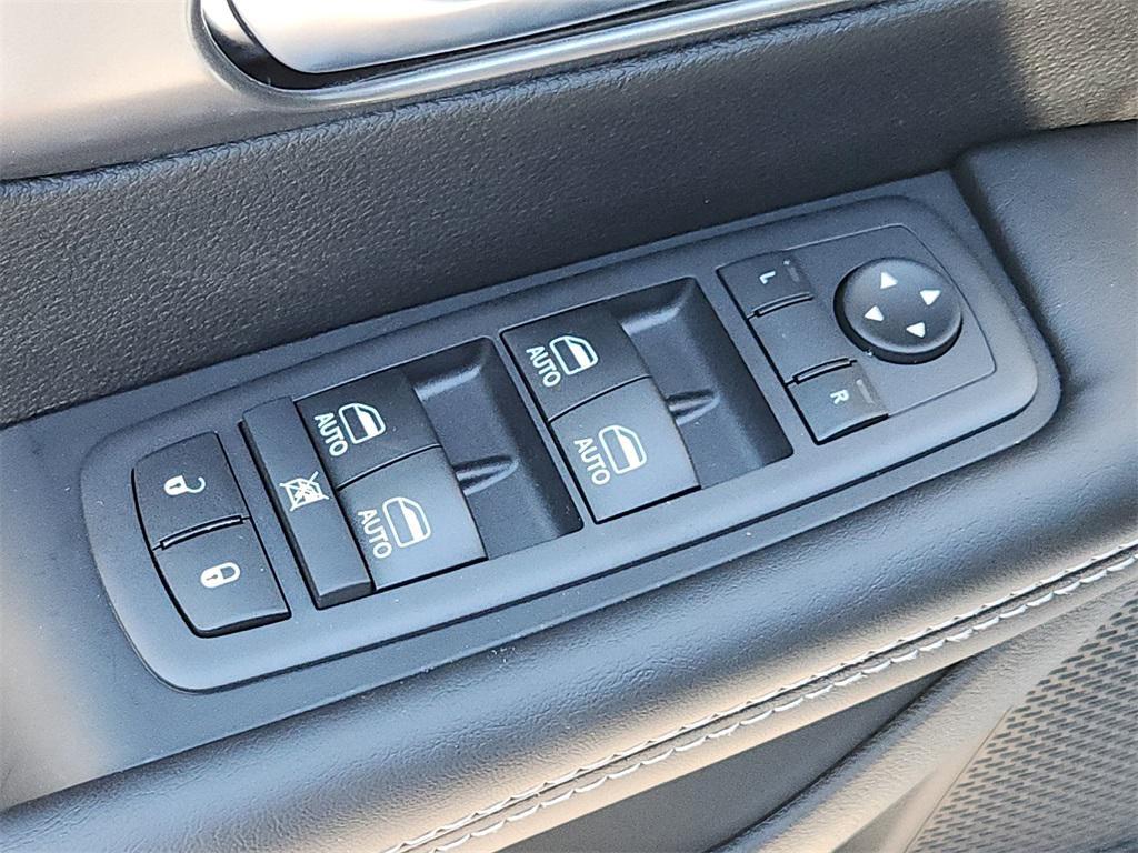 new 2026 Chrysler Pacifica car, priced at $43,968