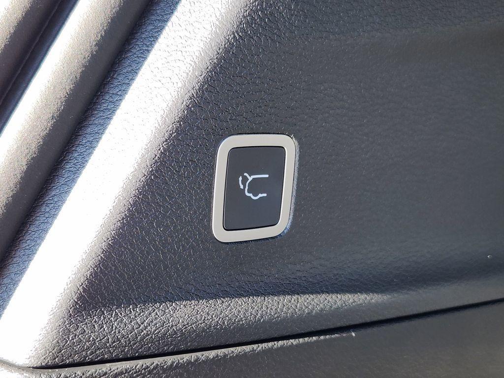 new 2026 Chrysler Pacifica car, priced at $43,468