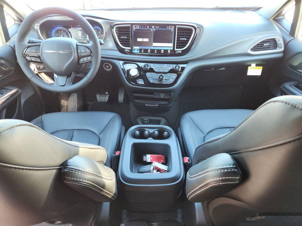 new 2026 Chrysler Pacifica car, priced at $43,468