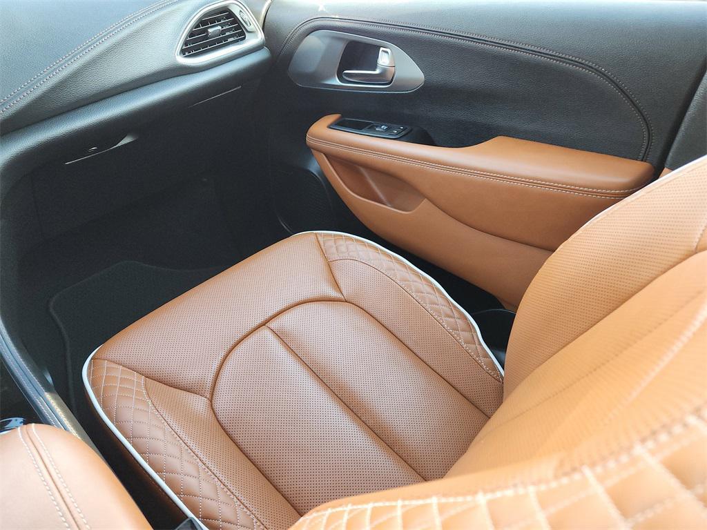 used 2024 Chrysler Pacifica car, priced at $43,991