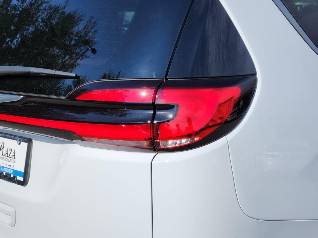 used 2024 Chrysler Pacifica car, priced at $43,991