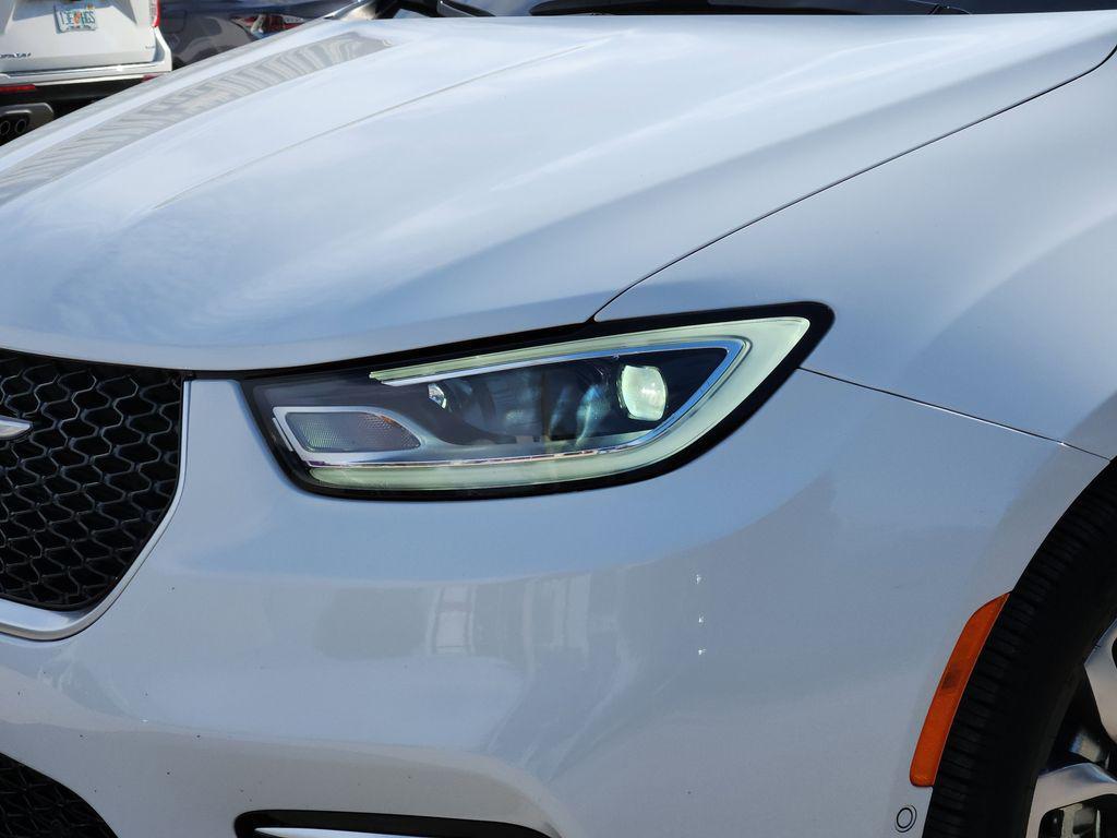 used 2024 Chrysler Pacifica car, priced at $43,991