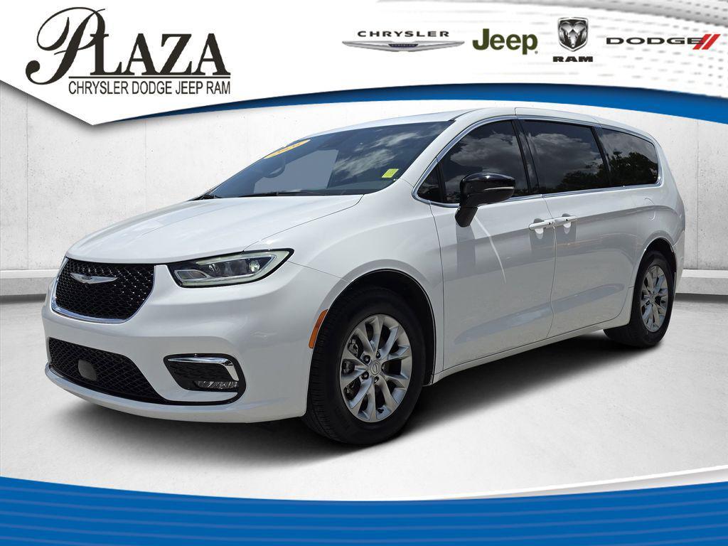 used 2026 Chrysler Pacifica car, priced at $43,991