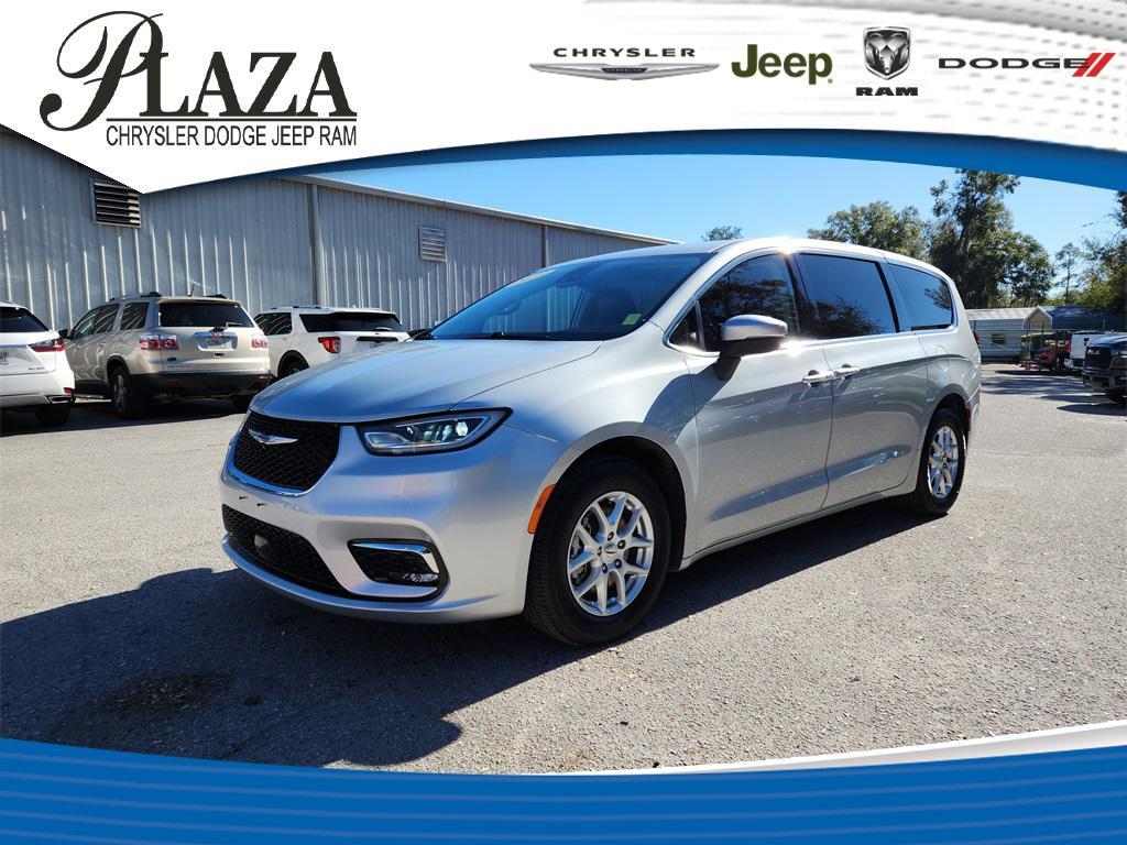 used 2023 Chrysler Pacifica car, priced at $24,991