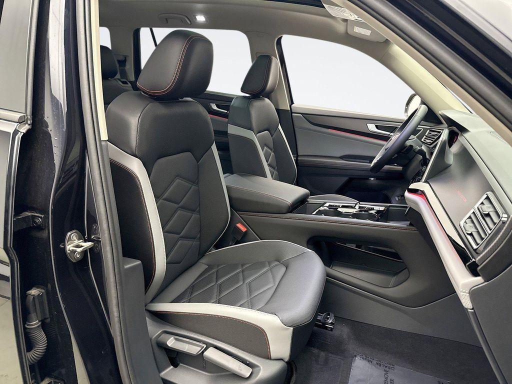 used 2024 Volkswagen Atlas car, priced at $40,399