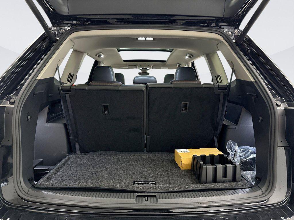 used 2024 Volkswagen Atlas car, priced at $40,399