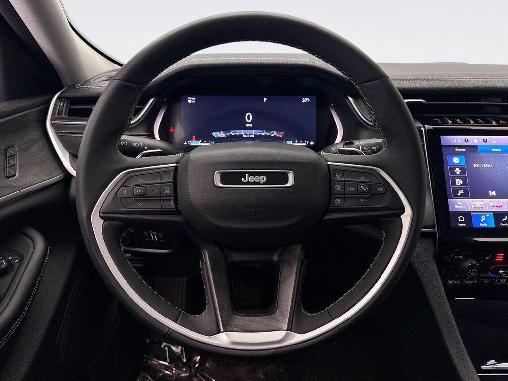 used 2023 Jeep Grand Cherokee car, priced at $28,897