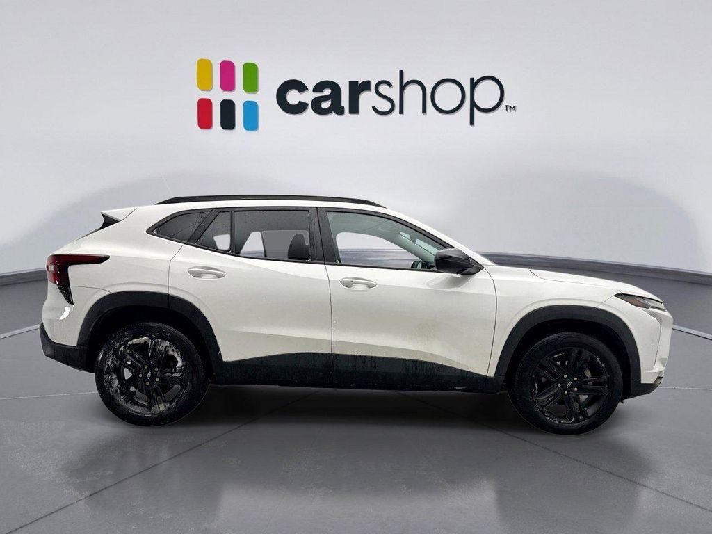 used 2025 Chevrolet Trax car, priced at $23,899