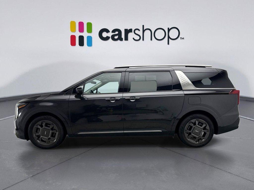 used 2025 Kia Carnival car, priced at $38,897