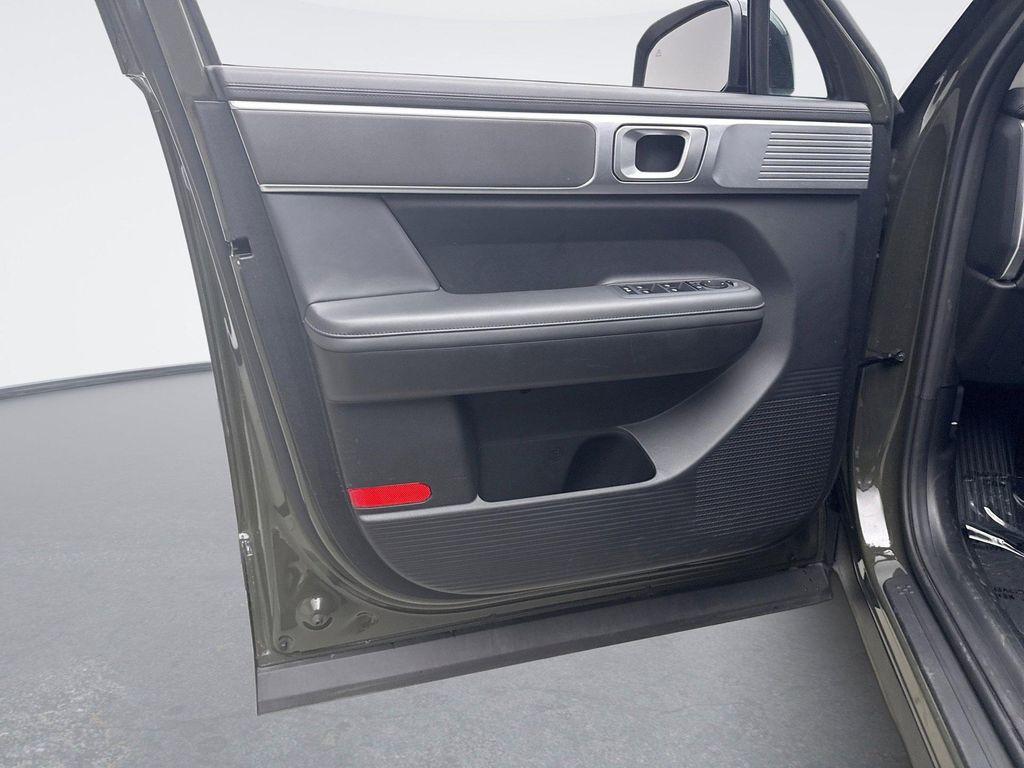 used 2025 Hyundai Santa Fe car, priced at $35,999