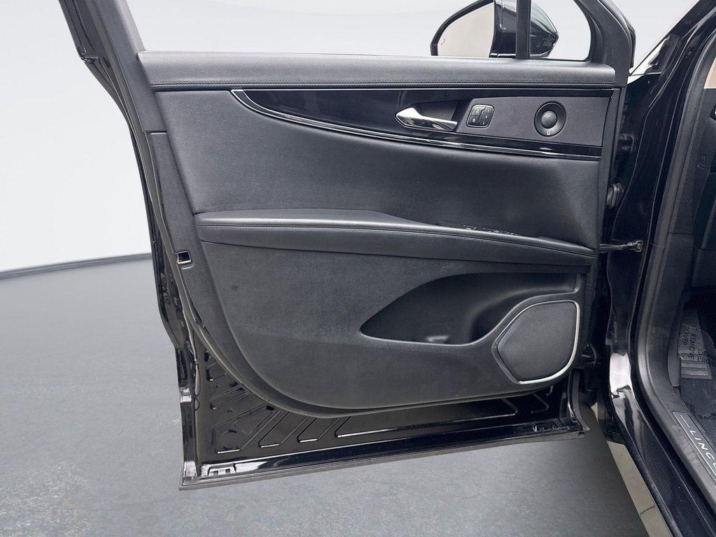 used 2023 Lincoln Nautilus car, priced at $38,399