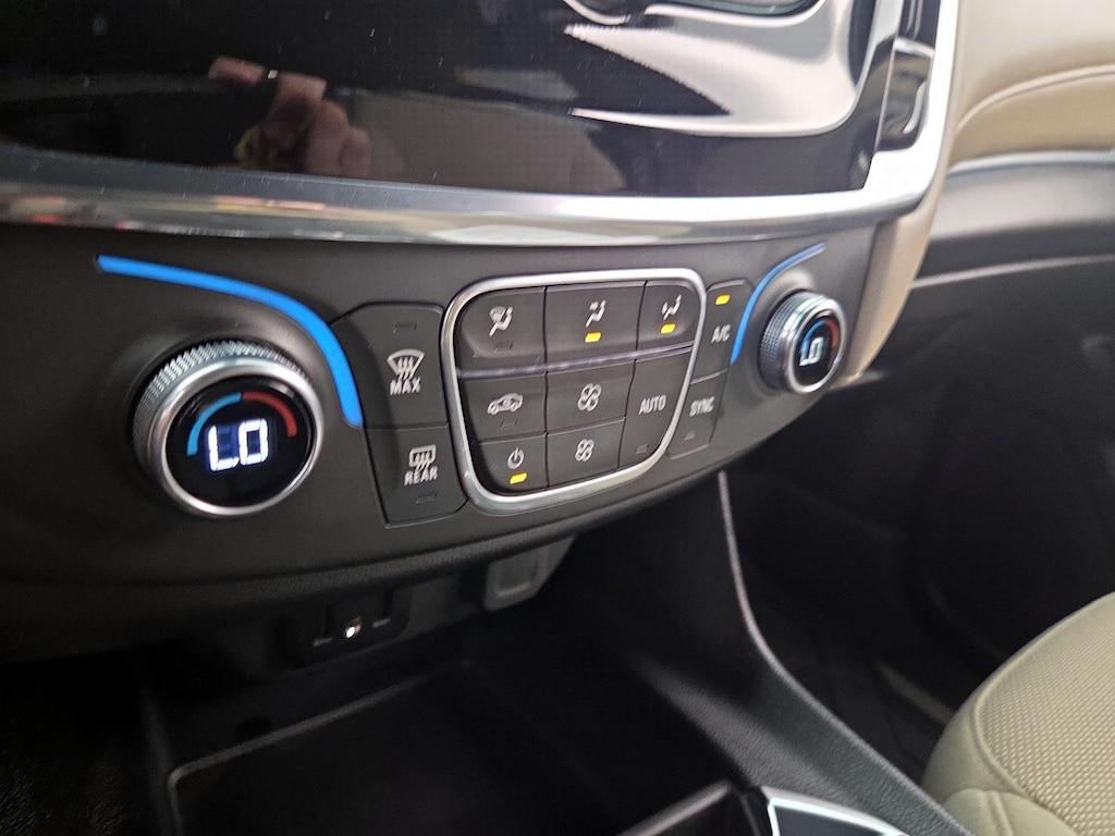 used 2023 Chevrolet Traverse car, priced at $29,998