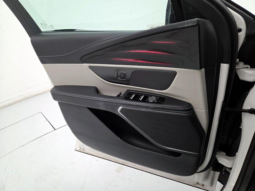 used 2024 Lincoln Nautilus car, priced at $43,998