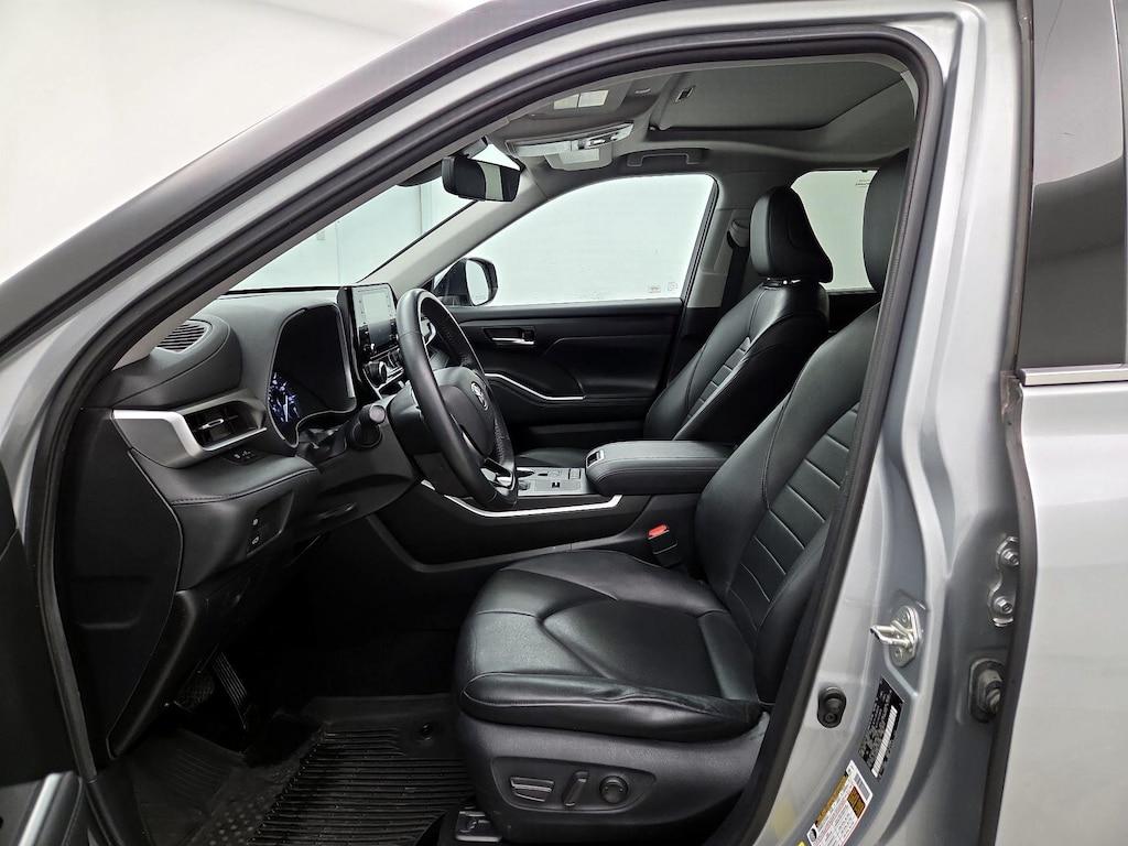 used 2020 Toyota Highlander car, priced at $25,998