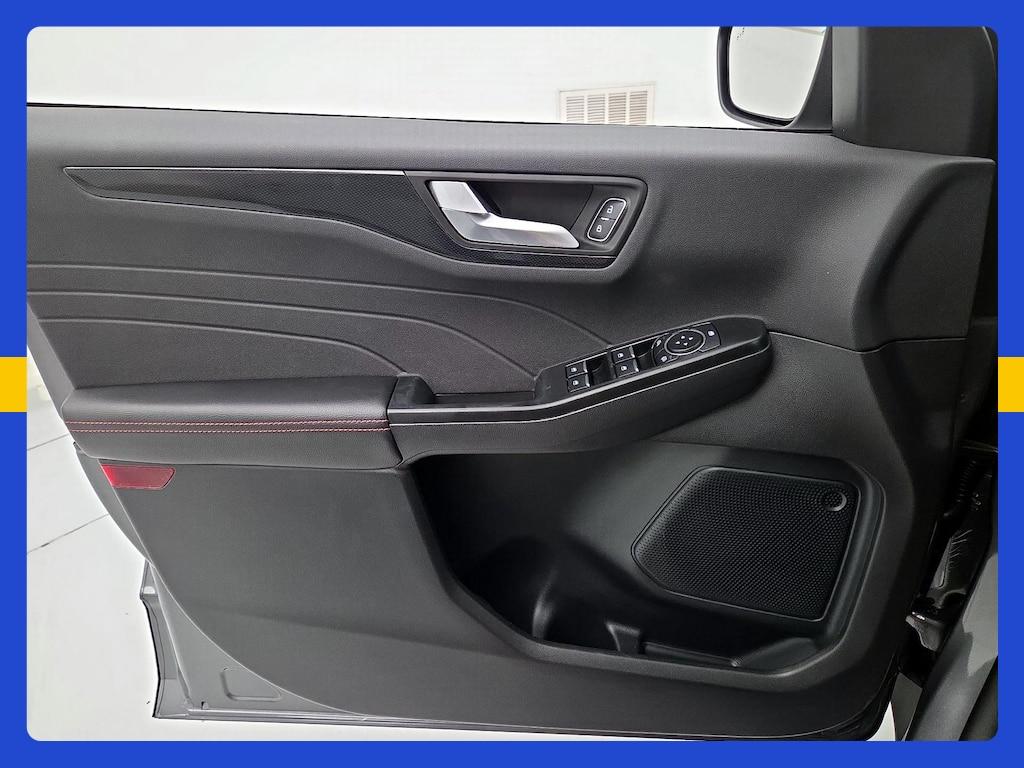 used 2025 Ford Escape car, priced at $24,998