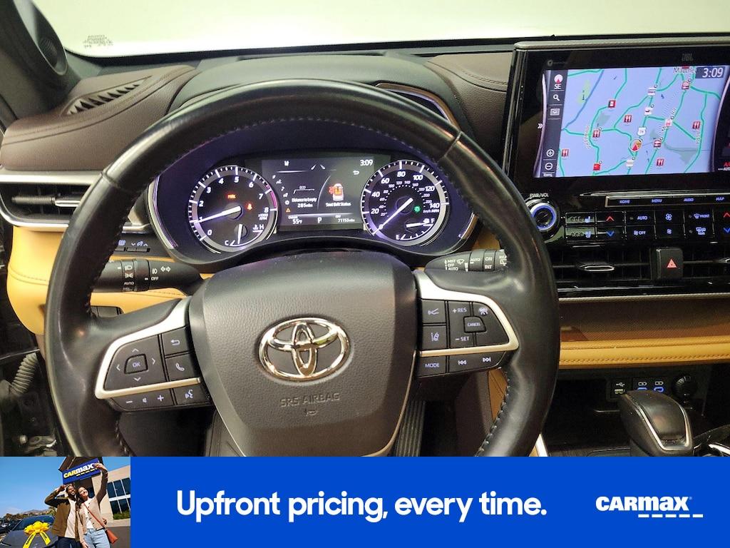used 2022 Toyota Highlander car, priced at $34,998