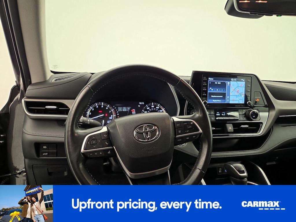 used 2022 Toyota Highlander car, priced at $37,998