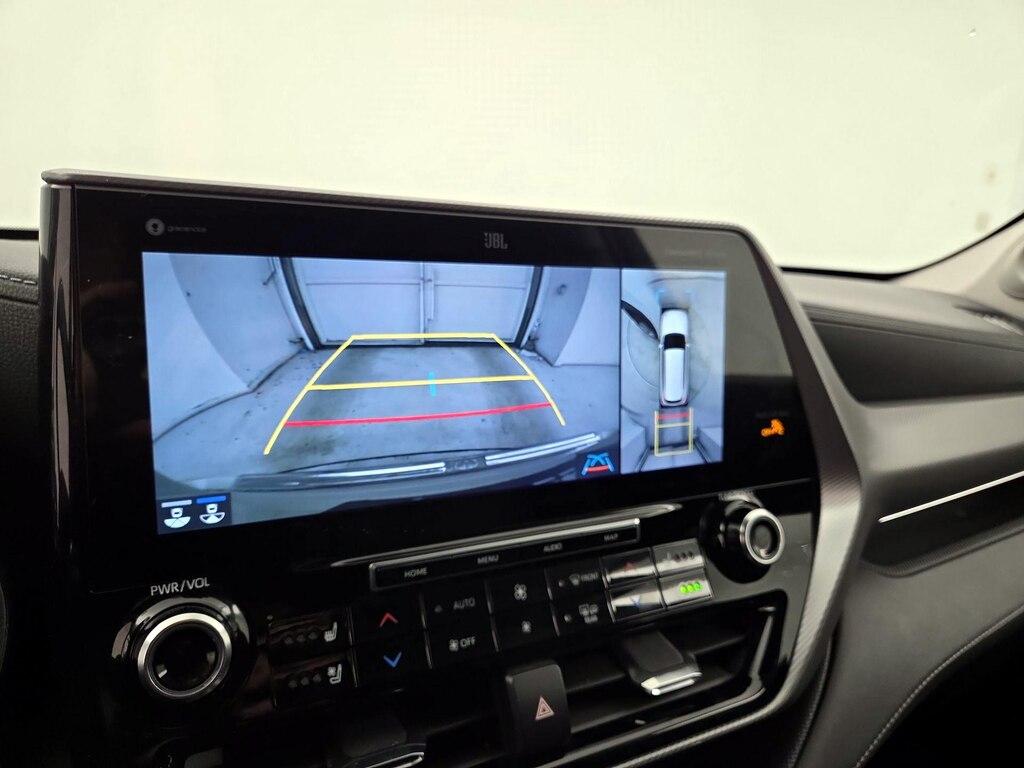 used 2021 Toyota Highlander car, priced at $37,998