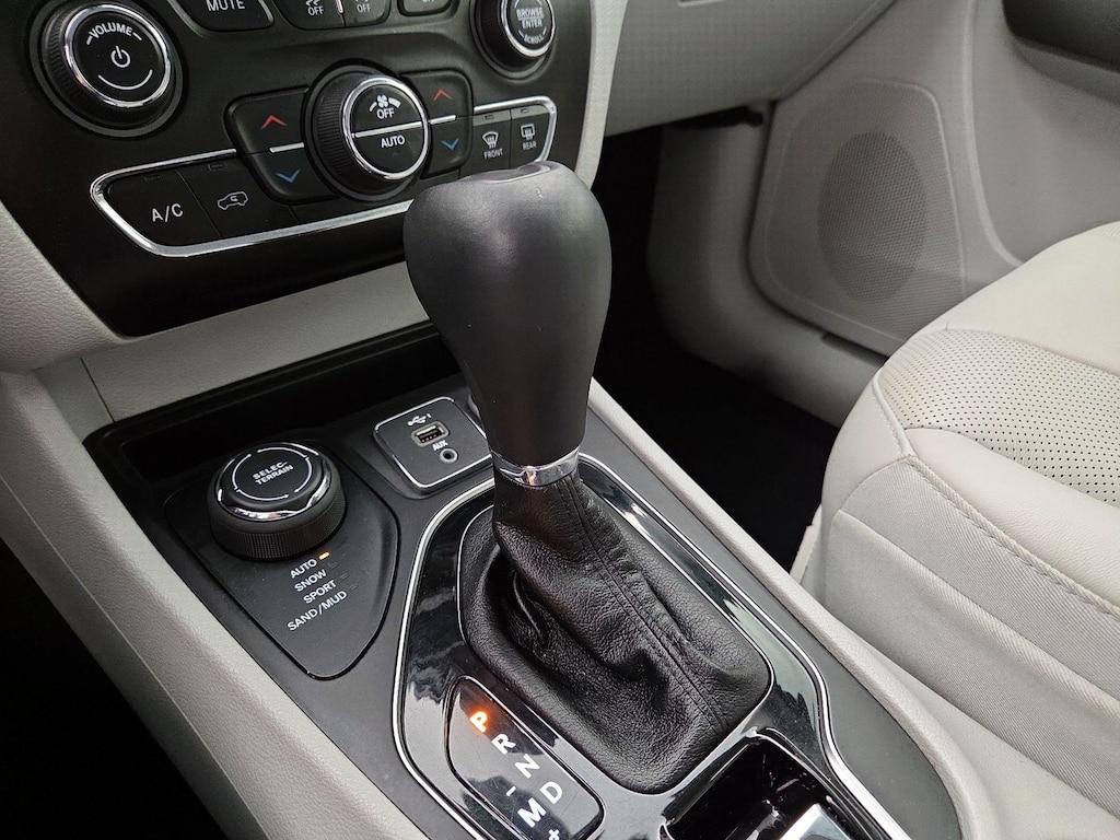 used 2021 Jeep Cherokee car, priced at $21,998