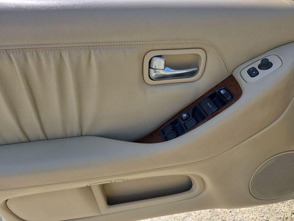 used 1997 INFINITI J30 car, priced at $12,995