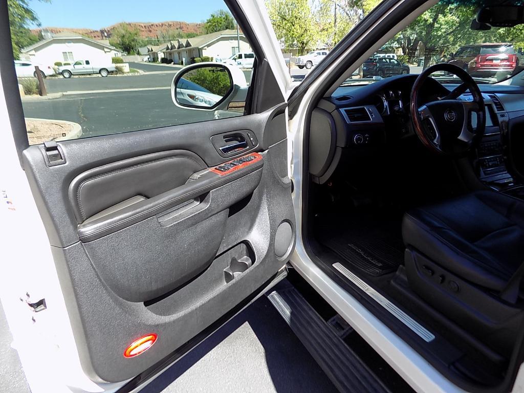 used 2012 Cadillac Escalade ESV car, priced at $12,998